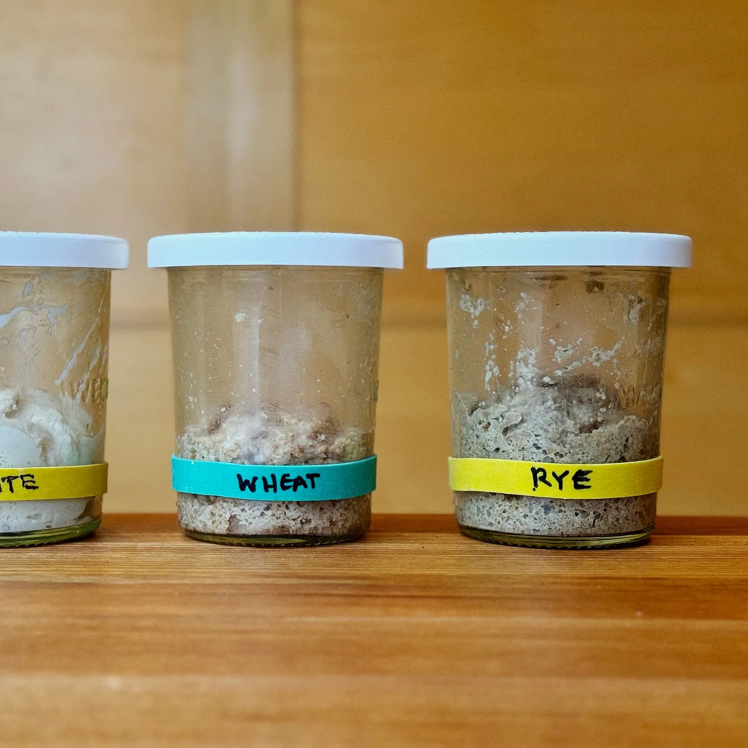 Twenty grams of flour and a little jar