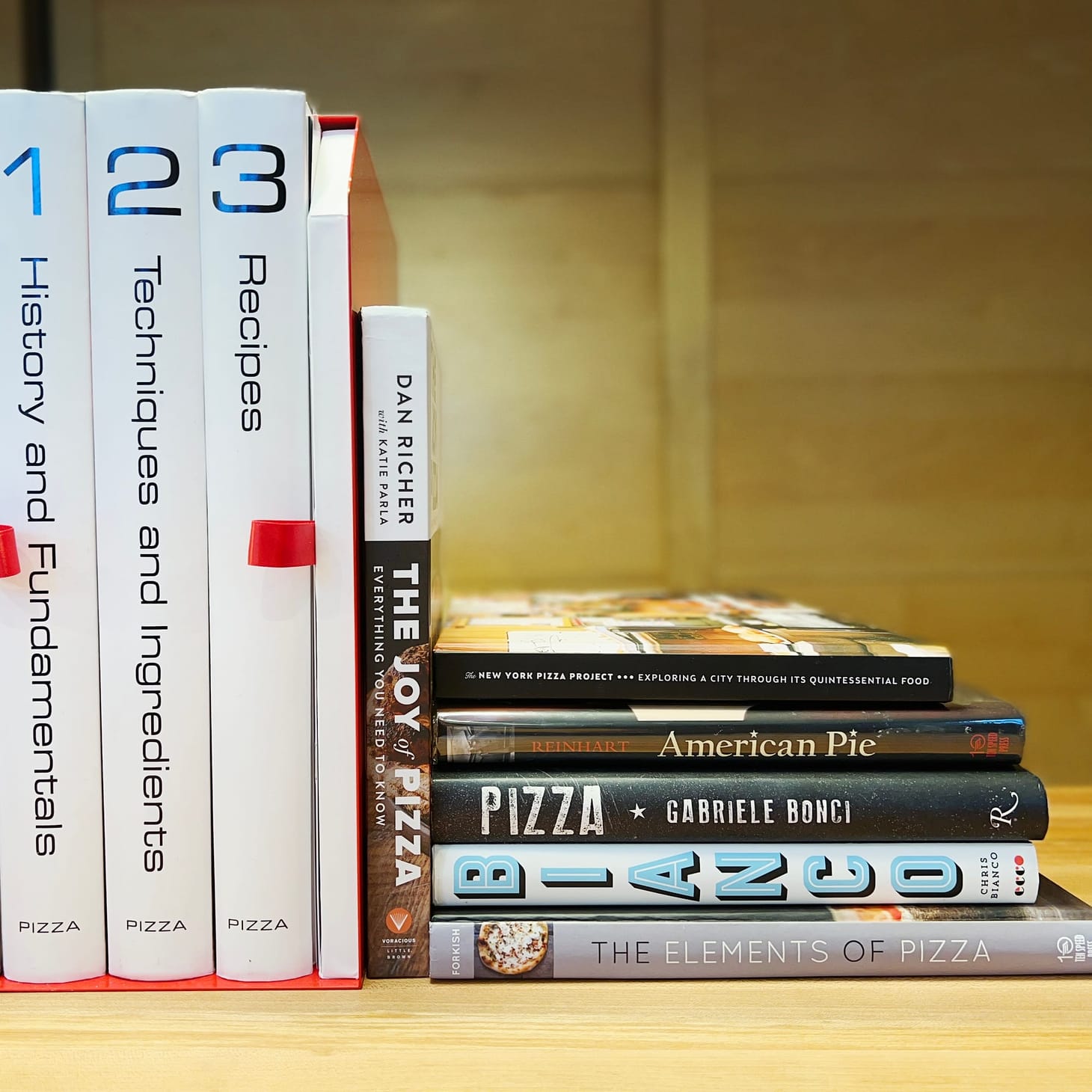 MMOT: Pizza Books 🍕📚